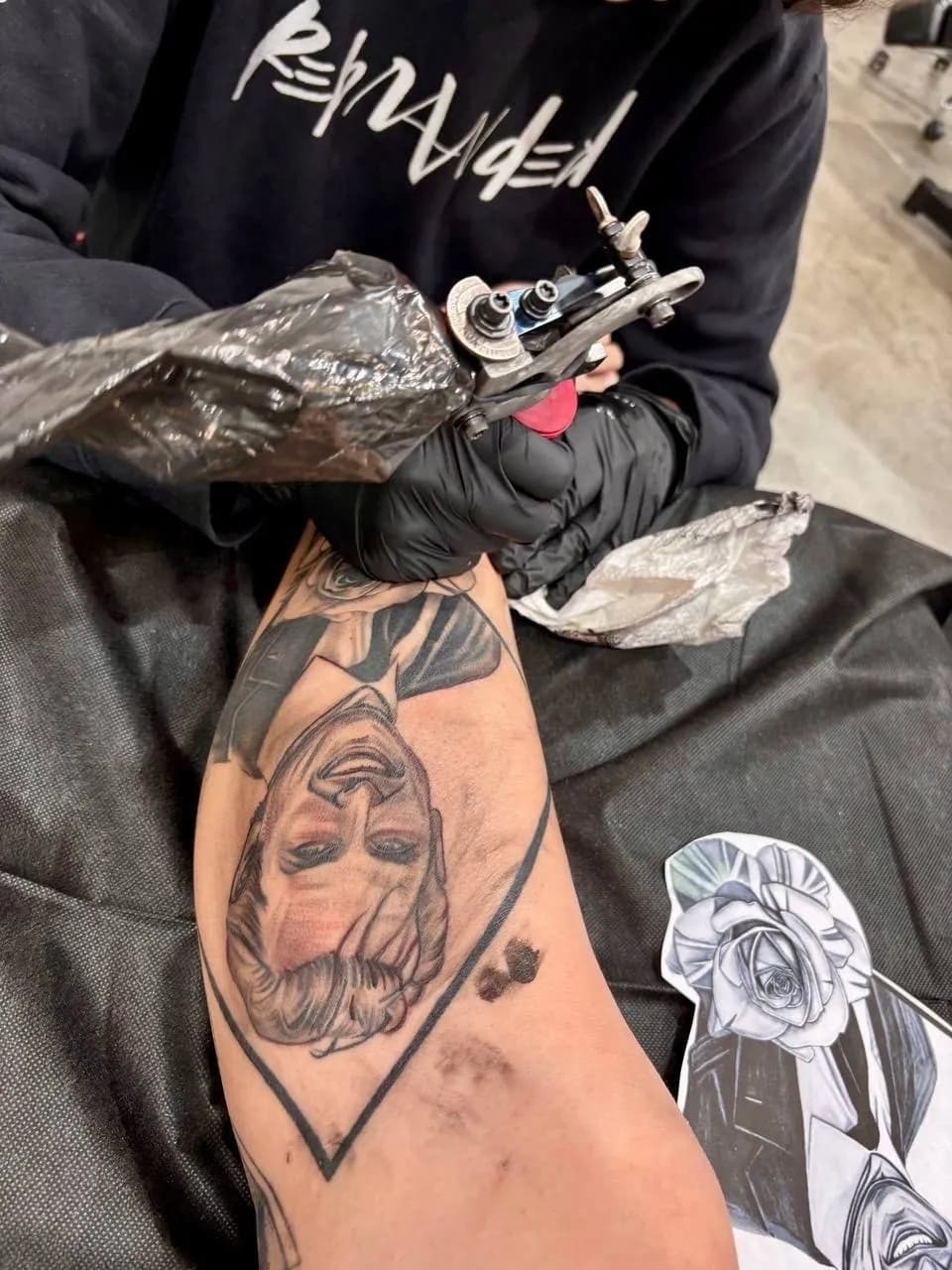 Blackline Tattoo Studio — tatouage