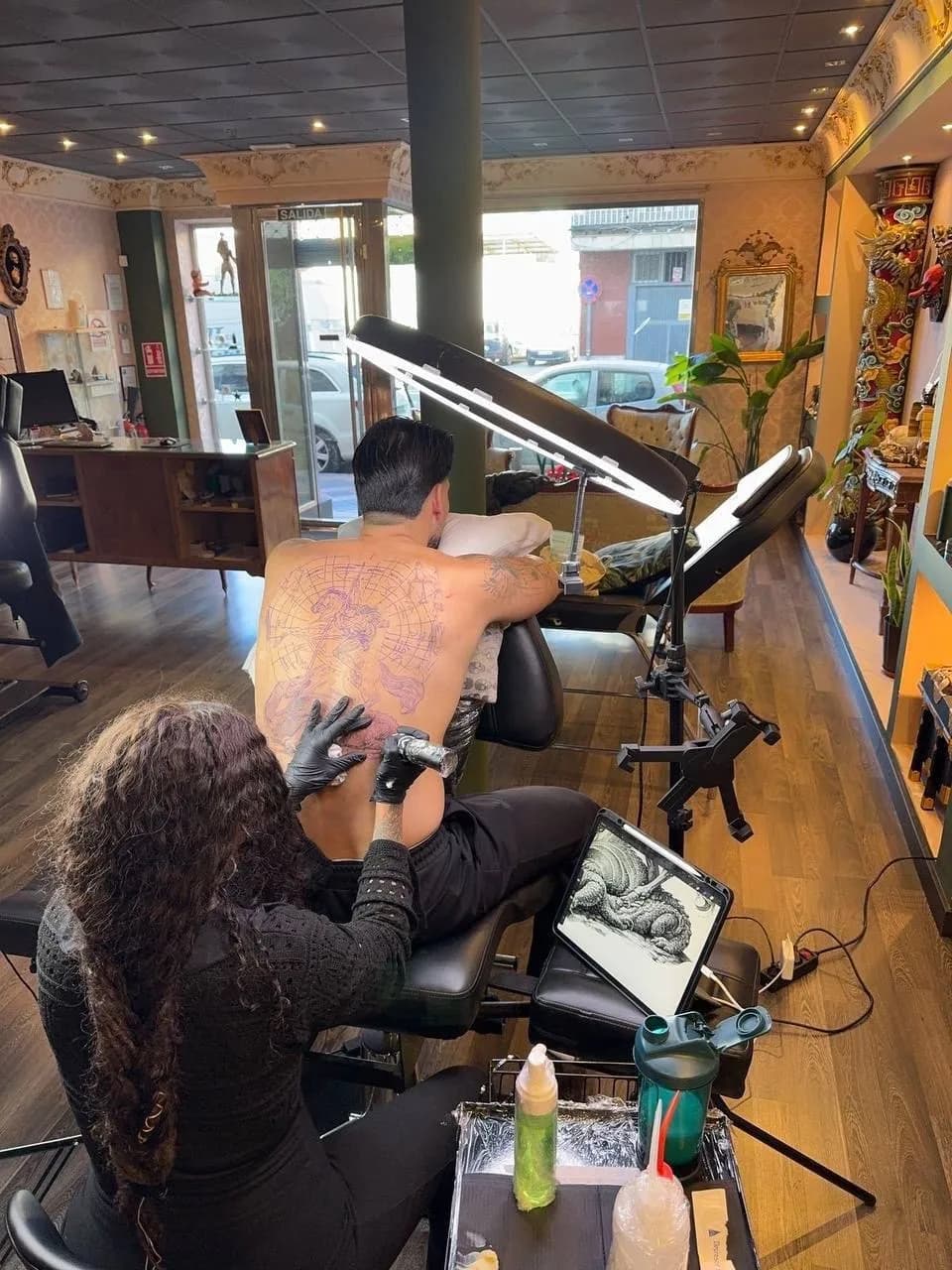 Blackline Tattoo Studio — tatouage